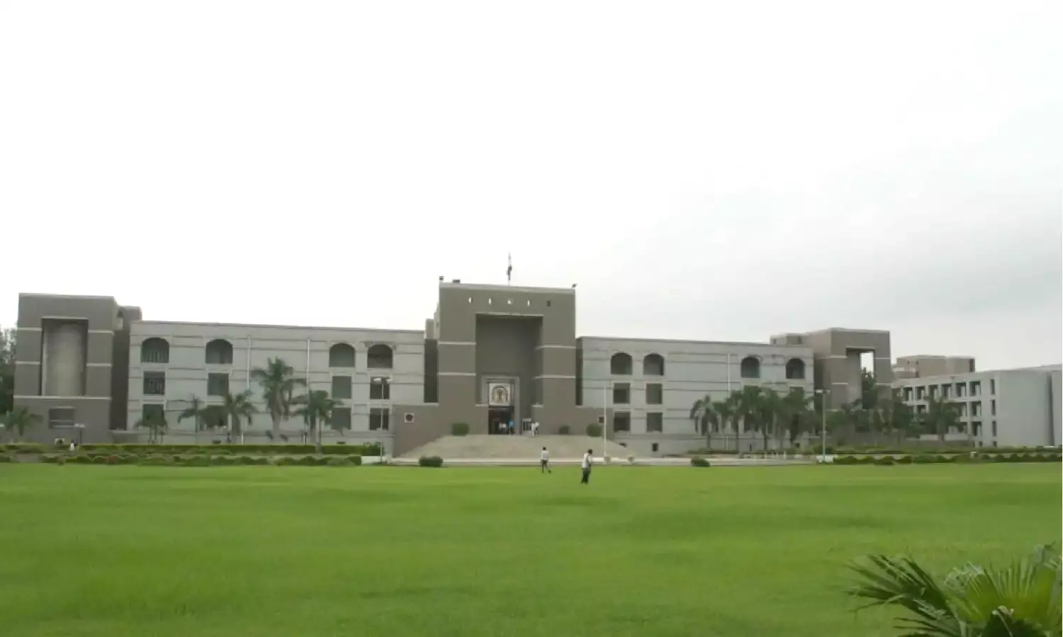 Gujarat HC Issues Notice On PIL Against Loudspeakers In Mosques Gujarat HC Issues Notice On PIL Against Loudspeakers In Mosques