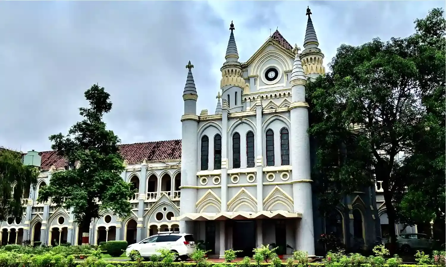 Marriage Of Minor Girl With Major Male Is An Act Of Cruelty To Seek Divorce U/S 13 HMA: Madhya Pradesh HC Marriage Of Minor Girl With Major Male Is An Act Of Cruelty To Seek Divorce U/S 13 HMA: Madhya Pradesh HC