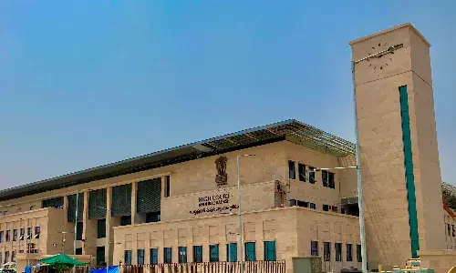 Cannot Entertain Writ Petition Filed Against DRT Order To Escape Pre-Deposit Requirement For  Appeal Before DRAT: Andhra Pradesh HC Cannot Entertain Writ Petition Filed Against DRT Order To Escape Pre-Deposit Requirement For  Appeal Before DRAT: Andhra Pradesh HC