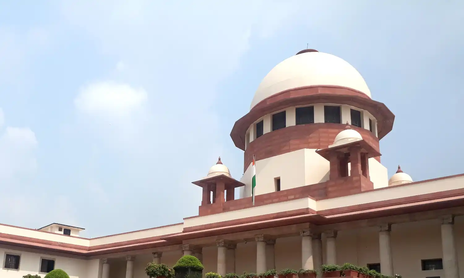 Supreme Court To Hear Plea Against Calcutta HC Order Directing SEC To Take Call On Central Forces Deployment Supreme Court To Hear Plea Against Calcutta HC Order Directing SEC To Take Call On Central Forces Deployment