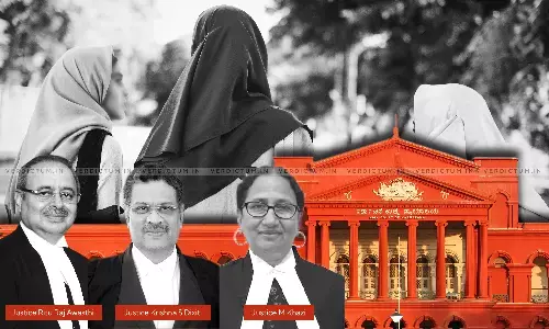 Are You Afraid? Asks HC To AG, Furious About Not Being Informed Of Threat To Teachers From Groups Supporting Hijab Are You Afraid? Asks HC To AG, Furious About Not Being Informed Of Threat To Teachers From Groups Supporting Hijab