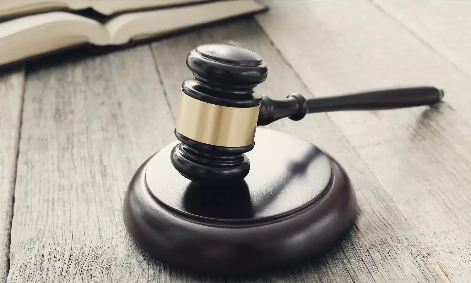 MACT Directs Delhi Police To Register FIR Against Litigant Who Placed A Fake Court Order To Claim ₹23.50 Lakh Compensation MACT Directs Delhi Police To Register FIR Against Litigant Who Placed A Fake Court Order To Claim ₹23.50 Lakh Compensation