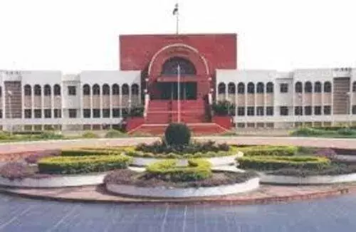 Section 498A IPC| Asking Married Woman To Do Household Work For Family Is Not Treating Her Like Maid Servant- Bombay HC Section 498A IPC| Asking Married Woman To Do Household Work For Family Is Not Treating Her Like Maid Servant- Bombay HC
