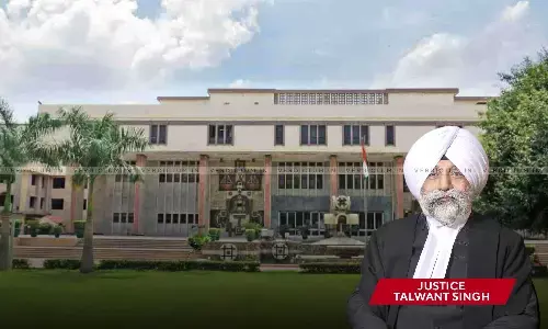 Family Should Not Suffer For His Acts: Delhi HC Grants Interim Bail To Accused For Arranging Admission Fee For Daughters LLB Course Family Should Not Suffer For His Acts: Delhi HC Grants Interim Bail To Accused For Arranging Admission Fee For Daughters LLB Course