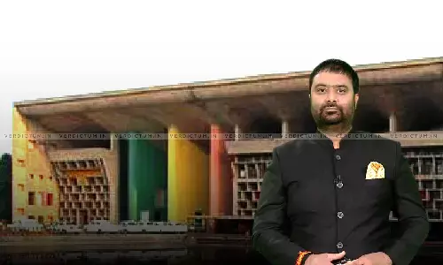 Punjab & Haryana HC Stays Order Of Arrest Against TV Anchor Deepak Chaurasia In 2013 POCSO Case Punjab & Haryana HC Stays Order Of Arrest Against TV Anchor Deepak Chaurasia In 2013 POCSO Case
