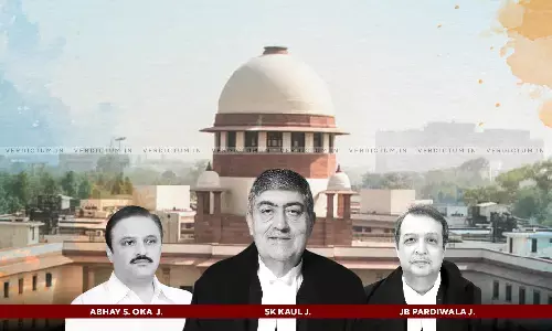 Taj Trapezium Matter: SC Removes Restriction On Increasing Air Traffic & Directs State To Rehabilitate Shopkeepers In The Zone Taj Trapezium Matter: SC Removes Restriction On Increasing Air Traffic & Directs State To Rehabilitate Shopkeepers In The Zone