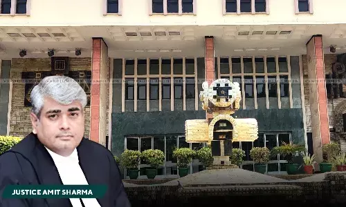 Tends To Interfere With Administration Of Justice: Delhi High Court Initiates Criminal Contempt Proceedings Against Lawyer For Calling Judiciary Corrupt Tends To Interfere With Administration Of Justice: Delhi High Court Initiates Criminal Contempt Proceedings Against Lawyer For Calling Judiciary Corrupt