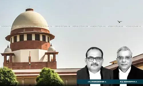 SC Refuses To Quash FIR Against Medical College Professor For Stalking, Forging Marksheet Of Girl Student SC Refuses To Quash FIR Against Medical College Professor For Stalking, Forging Marksheet Of Girl Student