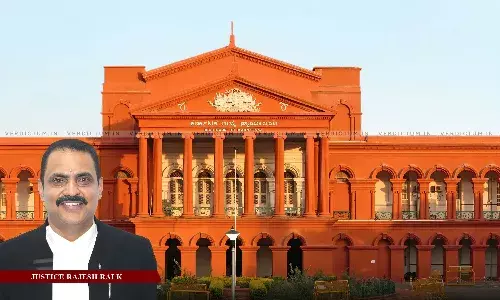 Mere Driving Of Vehicle In High Speed Not Negligence Or Rashness In Itself: Karnataka High Court Acquits Driver Mere Driving Of Vehicle In High Speed Not Negligence Or Rashness In Itself: Karnataka High Court Acquits Driver