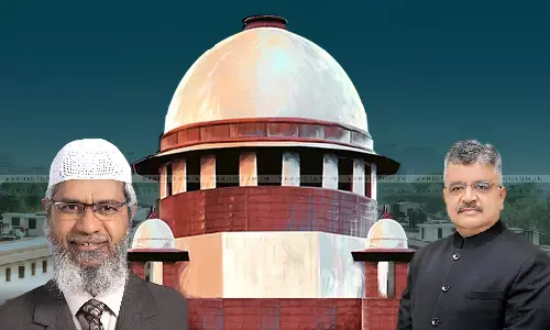 Fugitive Cant Maintain Article 32 Petition: Solicitor General Opposes Zakir Naiks Plea Before Supreme Court Seeking Clubbing Of Cases Against Him Fugitive Cant Maintain Article 32 Petition: Solicitor General Opposes Zakir Naiks Plea Before Supreme Court Seeking Clubbing Of Cases Against Him