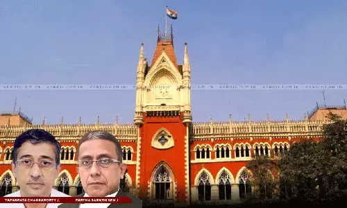 Direction To Pay Back Wages Is Not Automatic Consequent Upon Declaration Of Dismissal Order As Bad in Law; Such Discretion Is To Be Exercised Reasonably: Calcutta HC Direction To Pay Back Wages Is Not Automatic Consequent Upon Declaration Of Dismissal Order As Bad in Law; Such Discretion Is To Be Exercised Reasonably: Calcutta HC