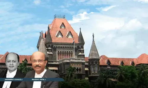 Perform Community Service, Deposit Rs 25k: Bombay HC Quashes FIR Registered Against Man Booked For Driving Motorcycle Without Helmet & License Perform Community Service, Deposit Rs 25k: Bombay HC Quashes FIR Registered Against Man Booked For Driving Motorcycle Without Helmet & License