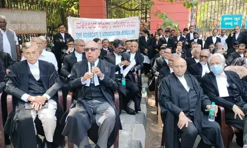 Bar Association Resolves To Boycott Work In Karnataka High Court Tomorrow In Protest Against Proposed Transfer Of Judges Bar Association Resolves To Boycott Work In Karnataka High Court Tomorrow In Protest Against Proposed Transfer Of Judges