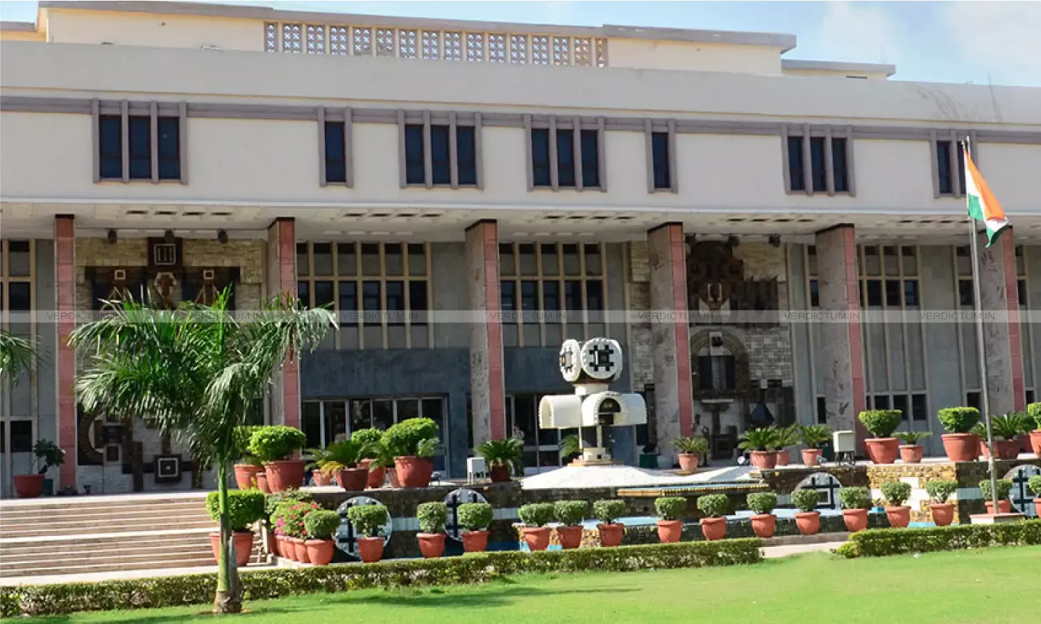 Delhi High Court Upholds Order Directing Consideration Of IRS Officer Sameer Wankhede’s Case Of Promotion To Additional Commissioner Post Delhi High Court Upholds Order Directing Consideration Of IRS Officer Sameer Wankhede’s Case Of Promotion To Additional Commissioner Post