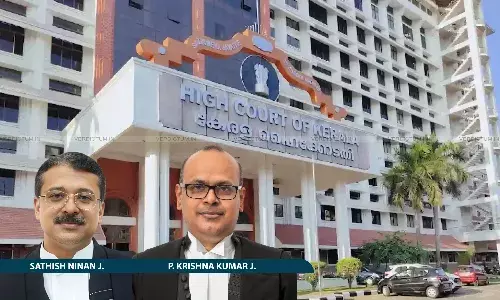 Bride’s Gold Ornaments Ordinarily Entrusted To Husband Or Relatives For Safe Keeping: Kerala High Court Upholds Order Asking Man To Return Ornaments Bride’s Gold Ornaments Ordinarily Entrusted To Husband Or Relatives For Safe Keeping: Kerala High Court Upholds Order Asking Man To Return Ornaments