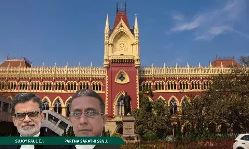 “No Step-Motherly Treatment”: Calcutta High Court Upholds ECI Mass Transfers, Finds No Public Injury To Sustain PIL