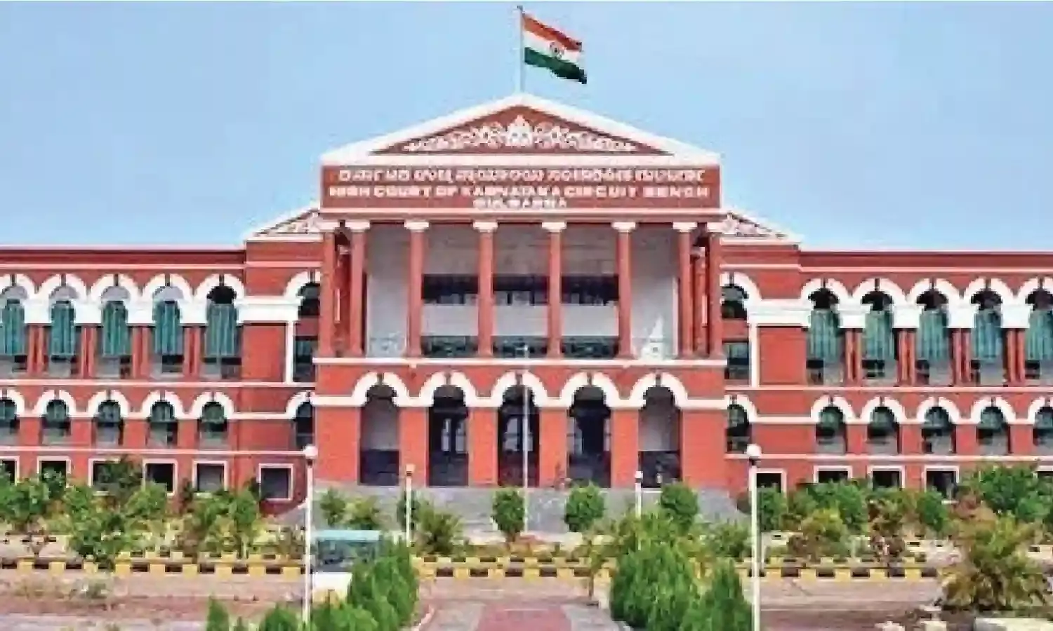 Mutt As Legal Representative Entitled To Motor Accident Compensation For Death Of Mathadipati: Karnataka High Court Mutt As Legal Representative Entitled To Motor Accident Compensation For Death Of Mathadipati: Karnataka High Court