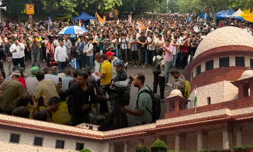 Nobody Can Browbeat Victim: Supreme Court Seeks Report On Minor Girl Protestor’s Allegations Nobody Can Browbeat Victim: Supreme Court Seeks Report On Minor Girl Protestor’s Allegations