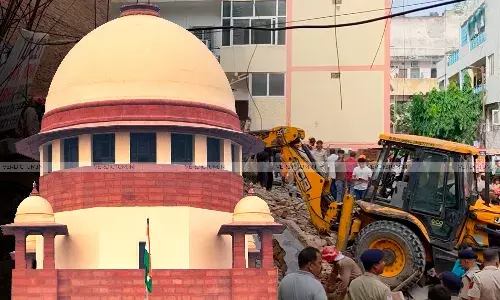 Supreme Court Asks Delhi High Court To Monitor Satya Niketan Building Collapse Case; Directs Authorities To File Fresh Reports On Illegal Construction & Misuse Supreme Court Asks Delhi High Court To Monitor Satya Niketan Building Collapse Case; Directs Authorities To File Fresh Reports On Illegal Construction & Misuse